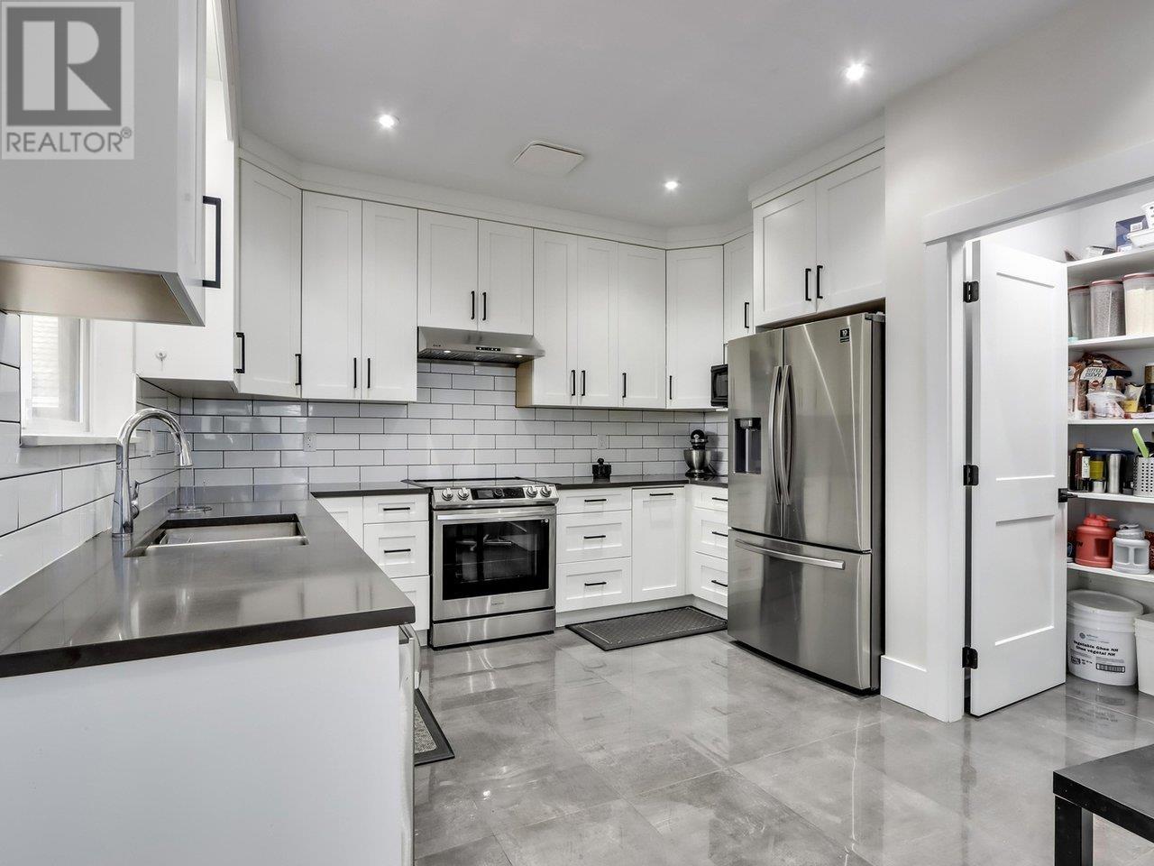 708 Austin Avenue, Coquitlam, British Columbia  V3K 3N1 - Photo 13 - R2812677