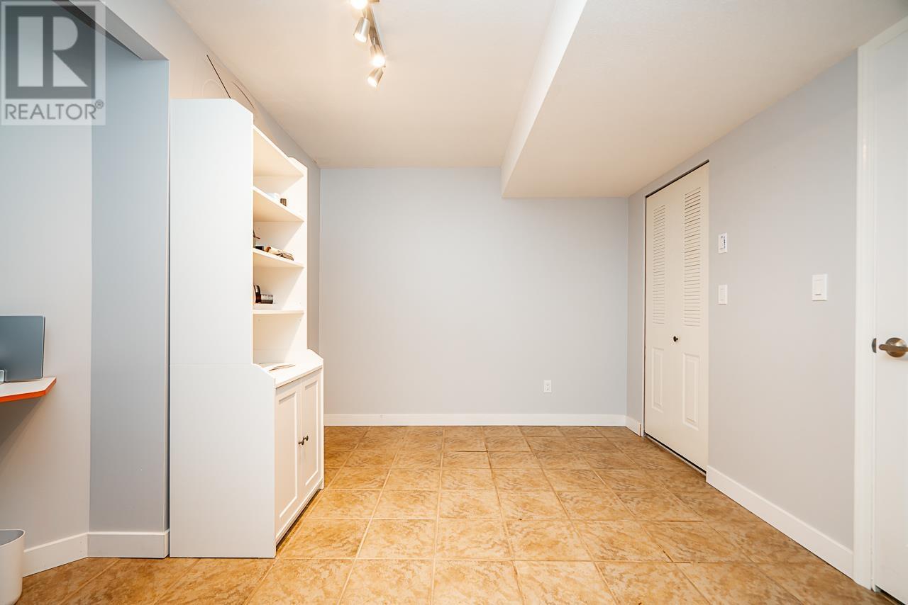 10 2990 Panorama Drive, Coquitlam, British Columbia  V3E 2W5 - Photo 26 - R2814637