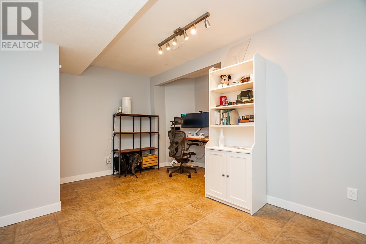 10 2990 Panorama Drive, Coquitlam, British Columbia  V3E 2W5 - Photo 25 - R2814637