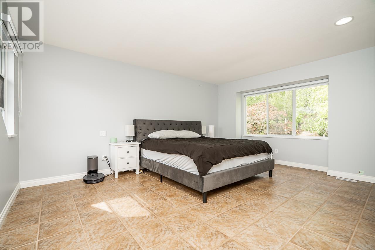 10 2990 Panorama Drive, Coquitlam, British Columbia  V3E 2W5 - Photo 15 - R2814637