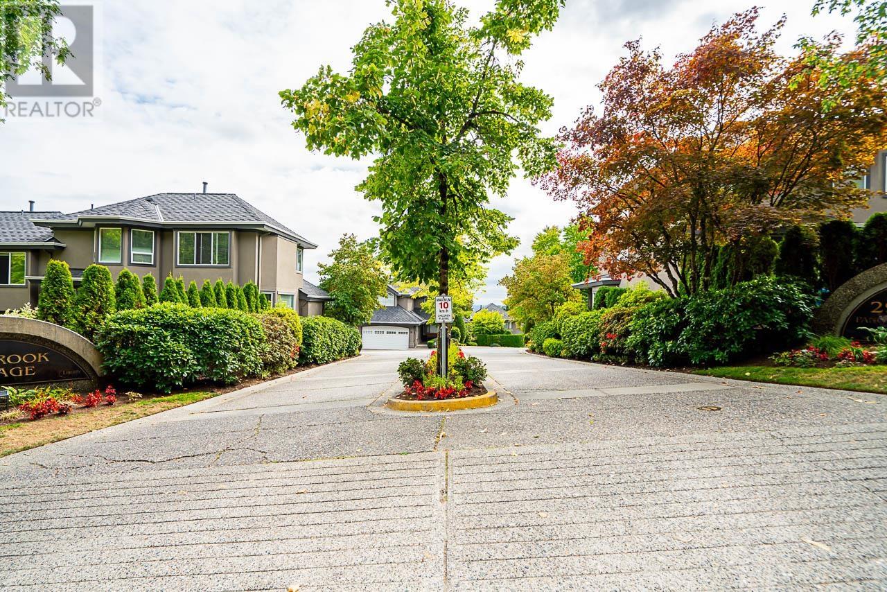 10 2990 Panorama Drive, Coquitlam, British Columbia  V3E 2W5 - Photo 3 - R2814637