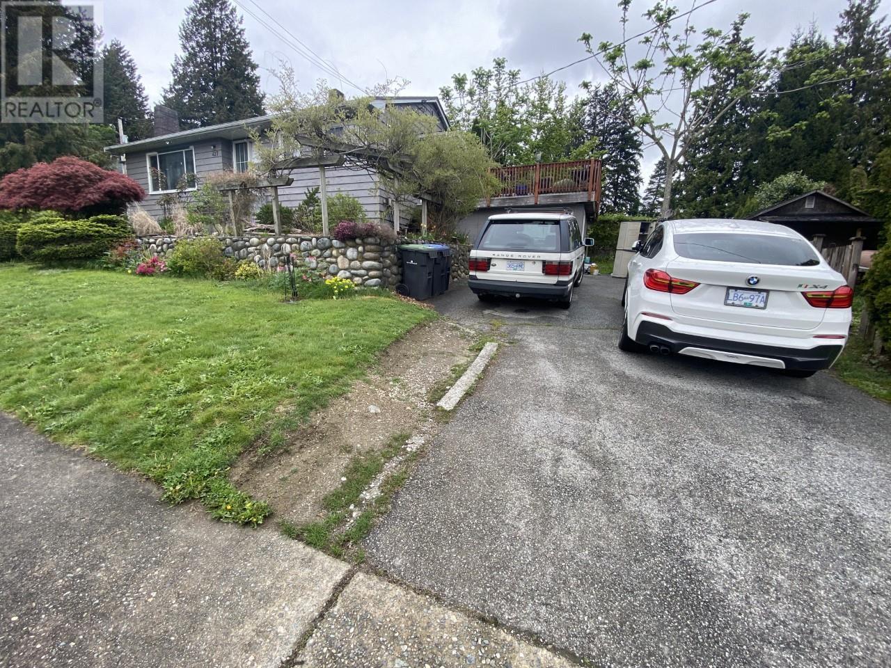 427 Shiles Street, New Westminster, British Columbia  V3L 3K5 - Photo 3 - R2814699
