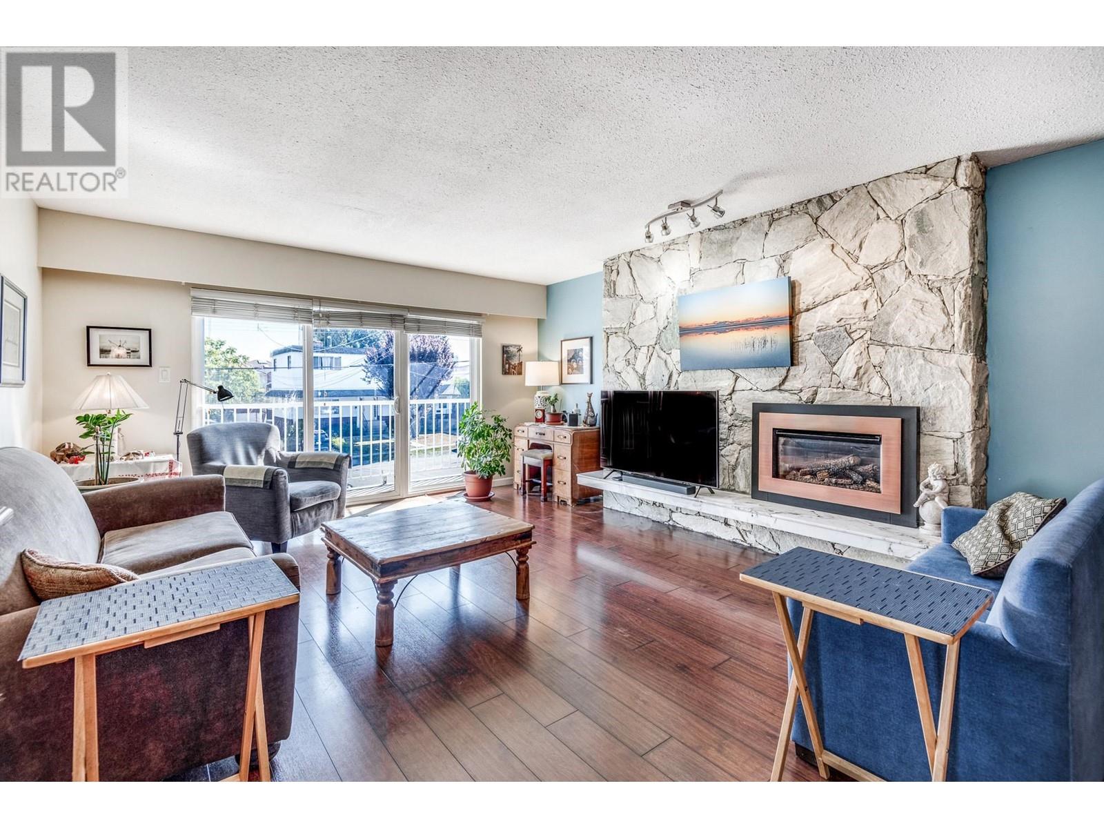 6593 Dufferin Avenue, Burnaby, British Columbia  V5H 3T2 - Photo 2 - R2814972
