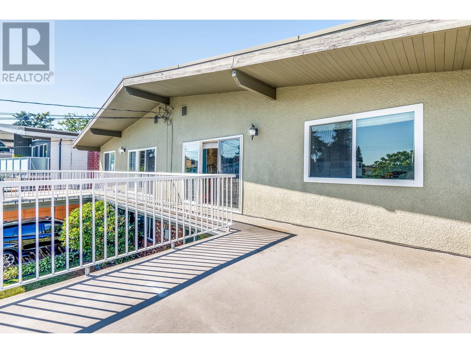 6593 Dufferin Avenue, Burnaby, British Columbia  V5H 3T2 - Photo 28 - R2814972