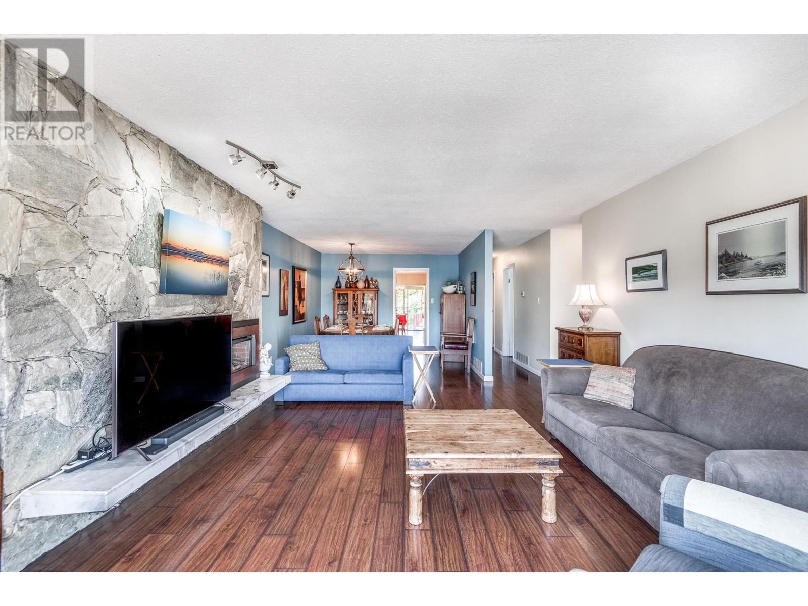 6593 Dufferin Avenue, Burnaby, British Columbia  V5H 3T2 - Photo 4 - R2814972