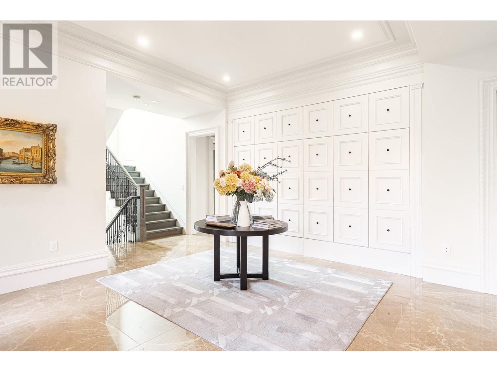 6869 Beechwood Street, Vancouver, British Columbia  V6P 5V1 - Photo 2 - R2814687