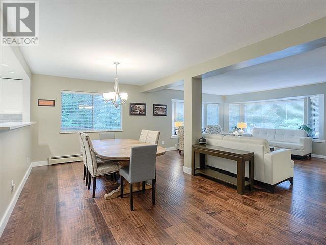 27740 Sayers Crescent, Maple Ridge, British Columbia  V2W 1N4 - Photo 4 - R2812671