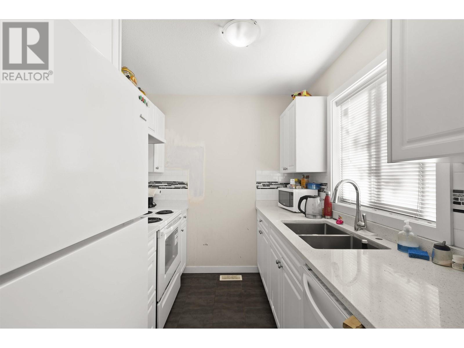 6 3550 E 49th Avenue, Vancouver, British Columbia  V5S 1M4 - Photo 2 - R2813948