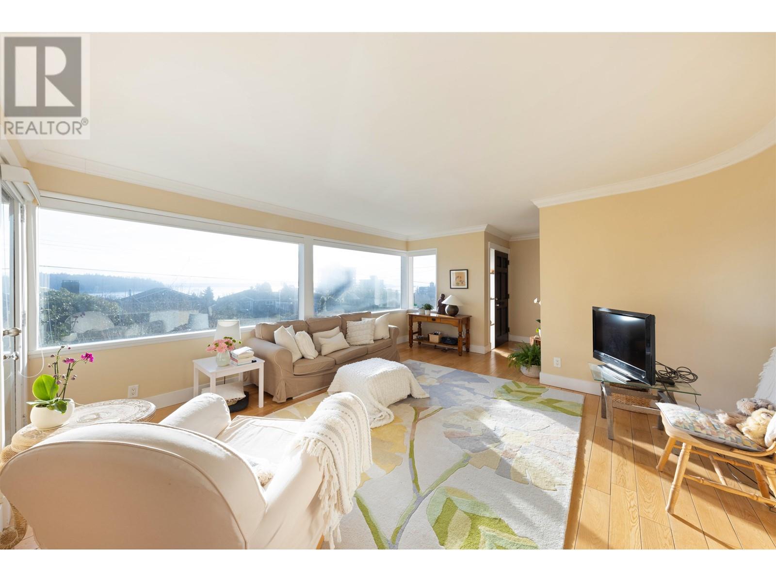 1245 Esquimalt Avenue, West Vancouver, British Columbia  V7T 1K4 - Photo 7 - R2814876
