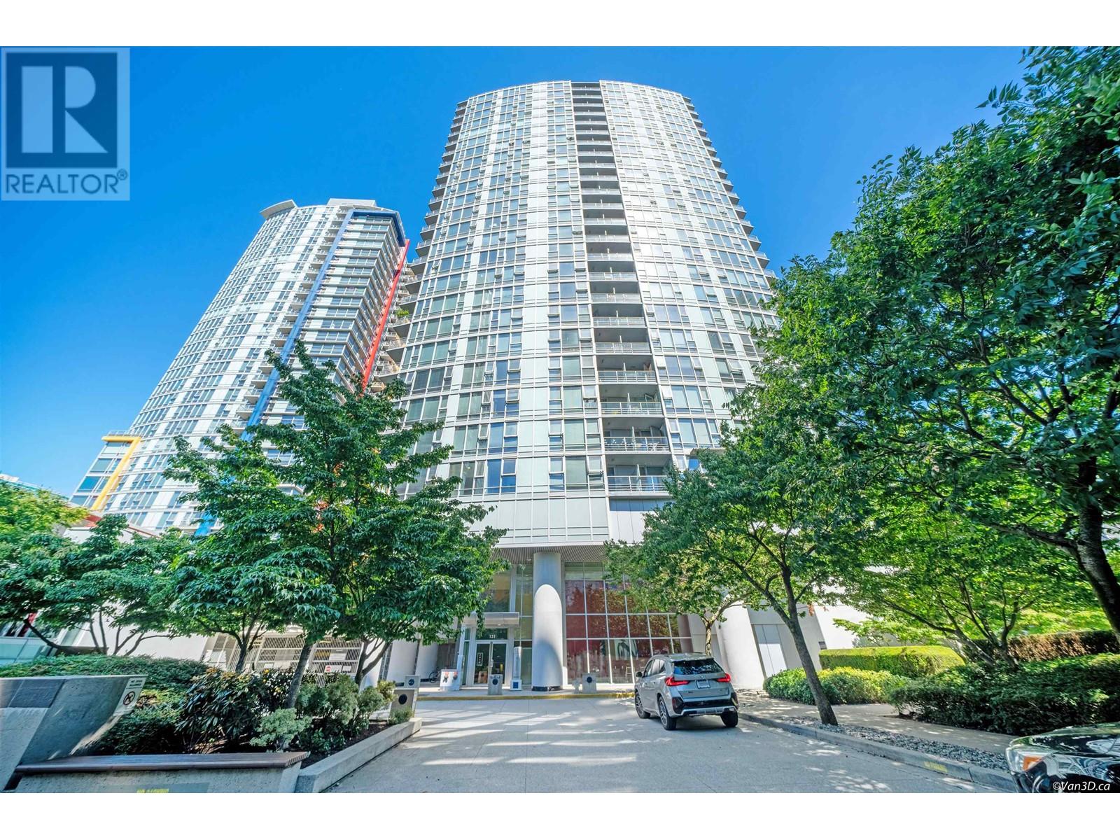 508 131 REGIMENT SQUARE, vancouver, British Columbia