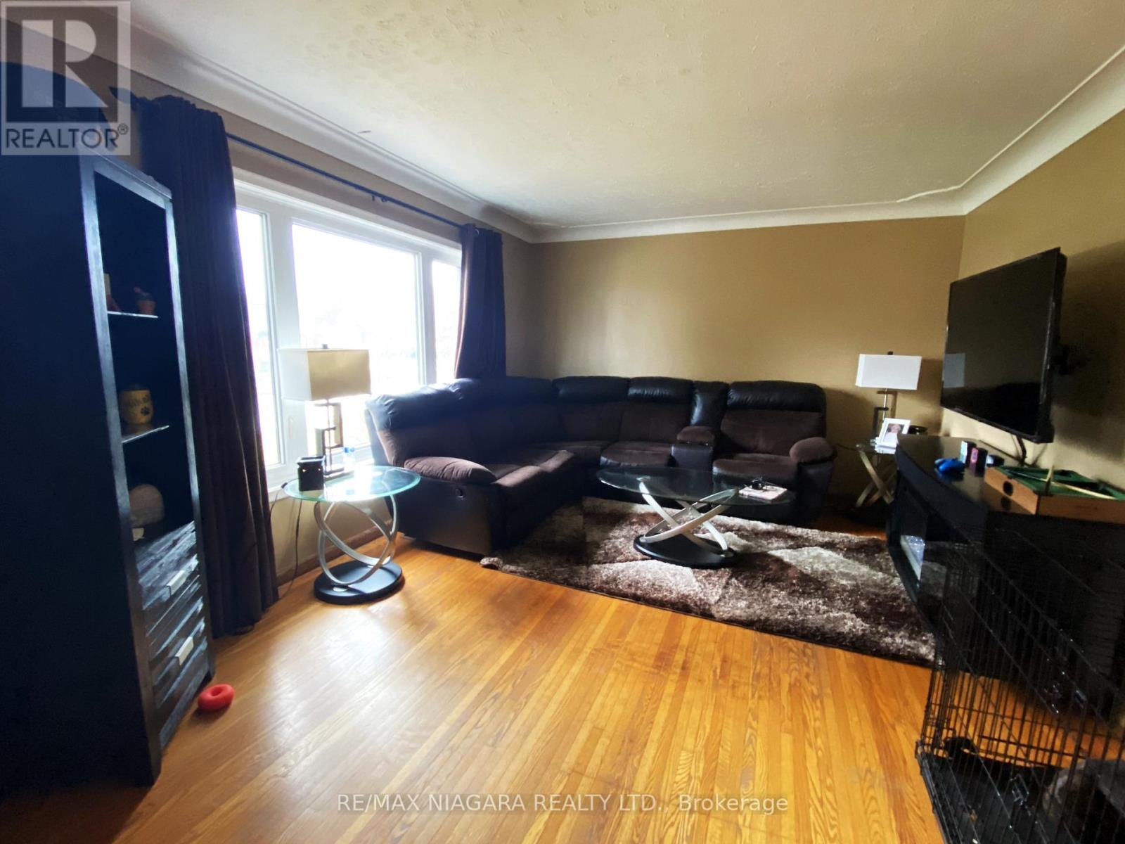 219 Central Ave, Fort Erie, Ontario  L2A 3S9 - Photo 4 - X6815000