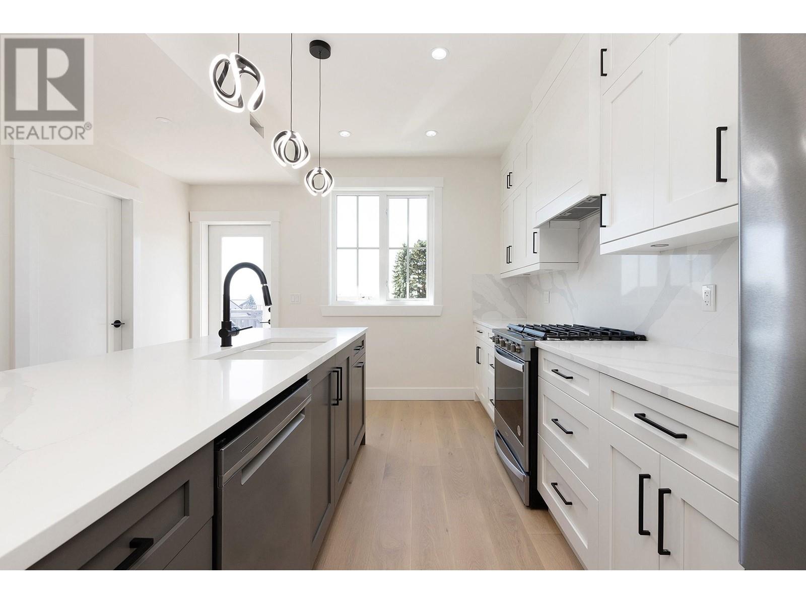 101 1048 Madore Avenue, Coquitlam, British Columbia  V3K 3B8 - Photo 7 - R2815211