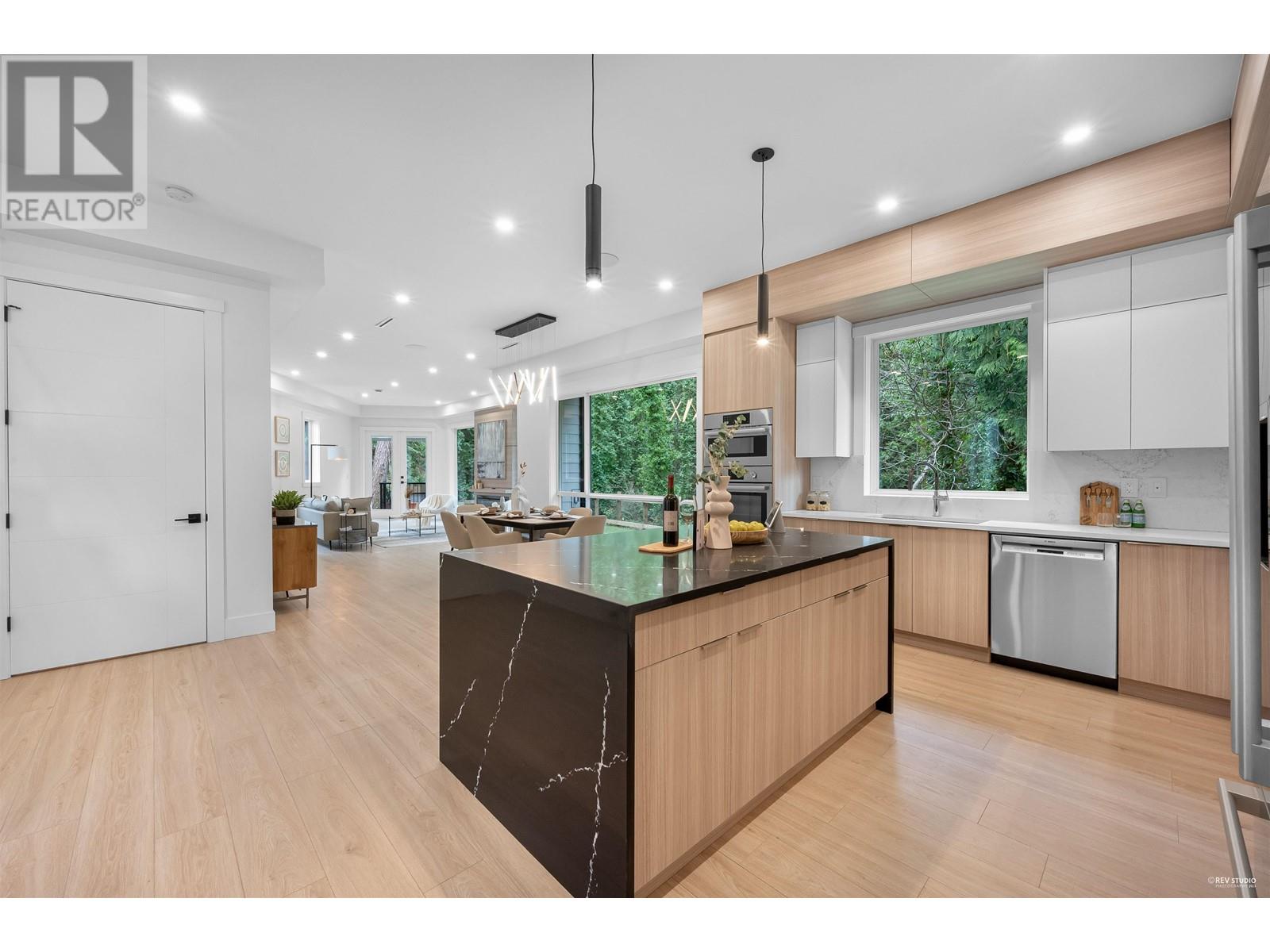 101 1334 Charland Avenue, Coquitlam, British Columbia  V3K 3L3 - Photo 5 - R2815248