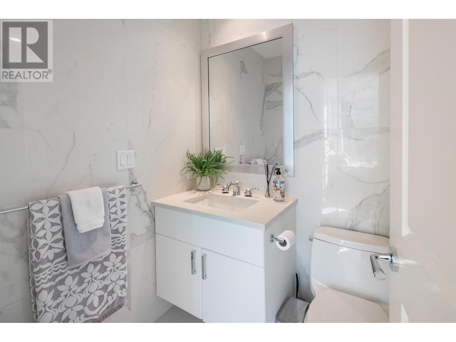 402 185 Victory Ship Way, North Vancouver, British Columbia  V7L 0G2 - Photo 25 - R2815266