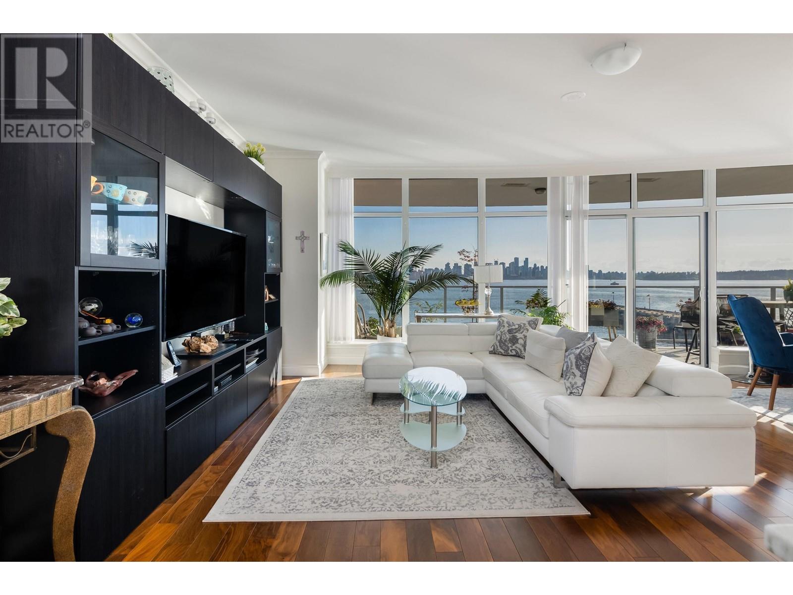 402 185 Victory Ship Way, North Vancouver, British Columbia  V7L 0G2 - Photo 6 - R2815266