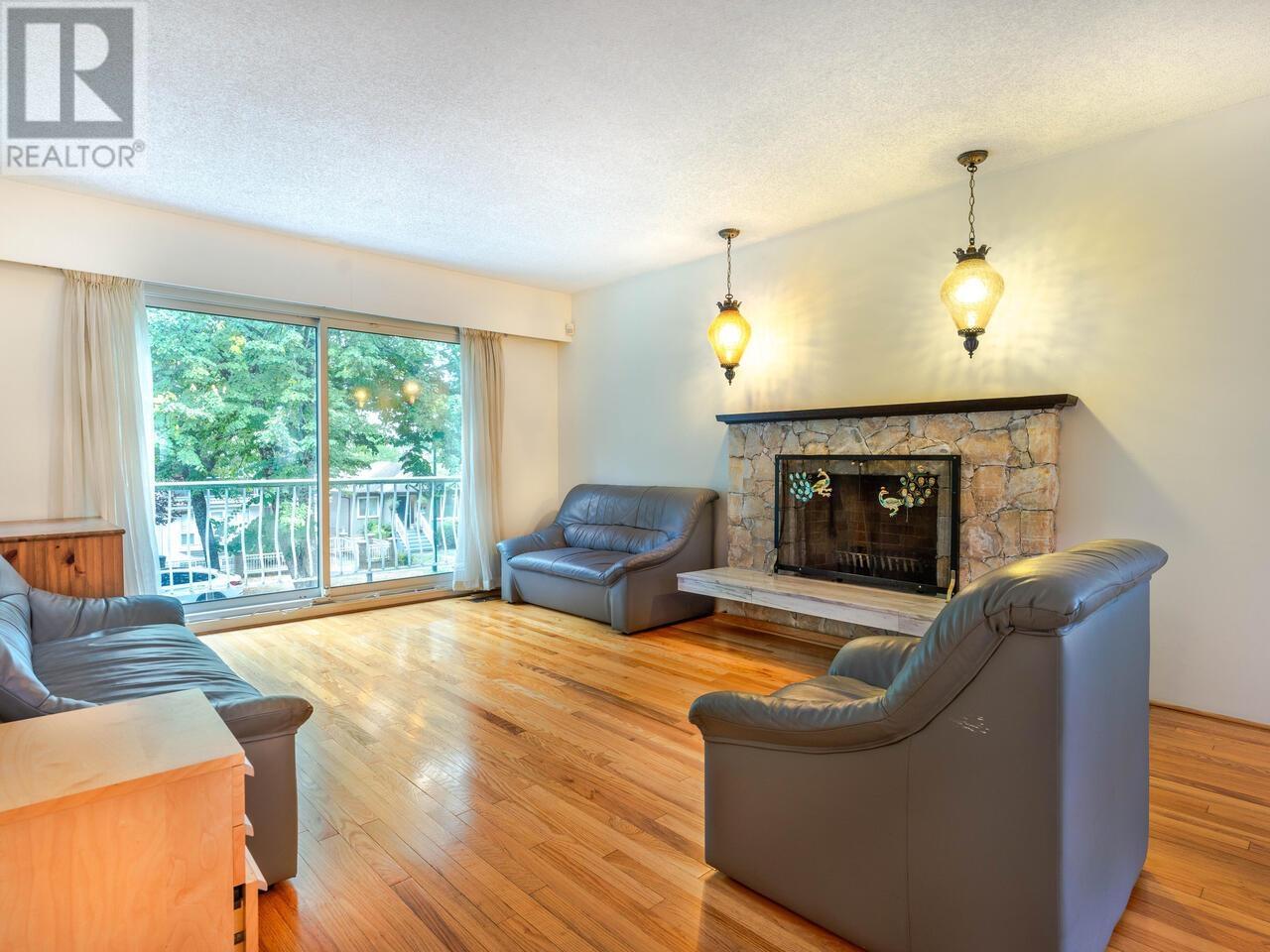 427 E 46th Avenue, Vancouver, British Columbia  V5W 2A1 - Photo 2 - R2815142