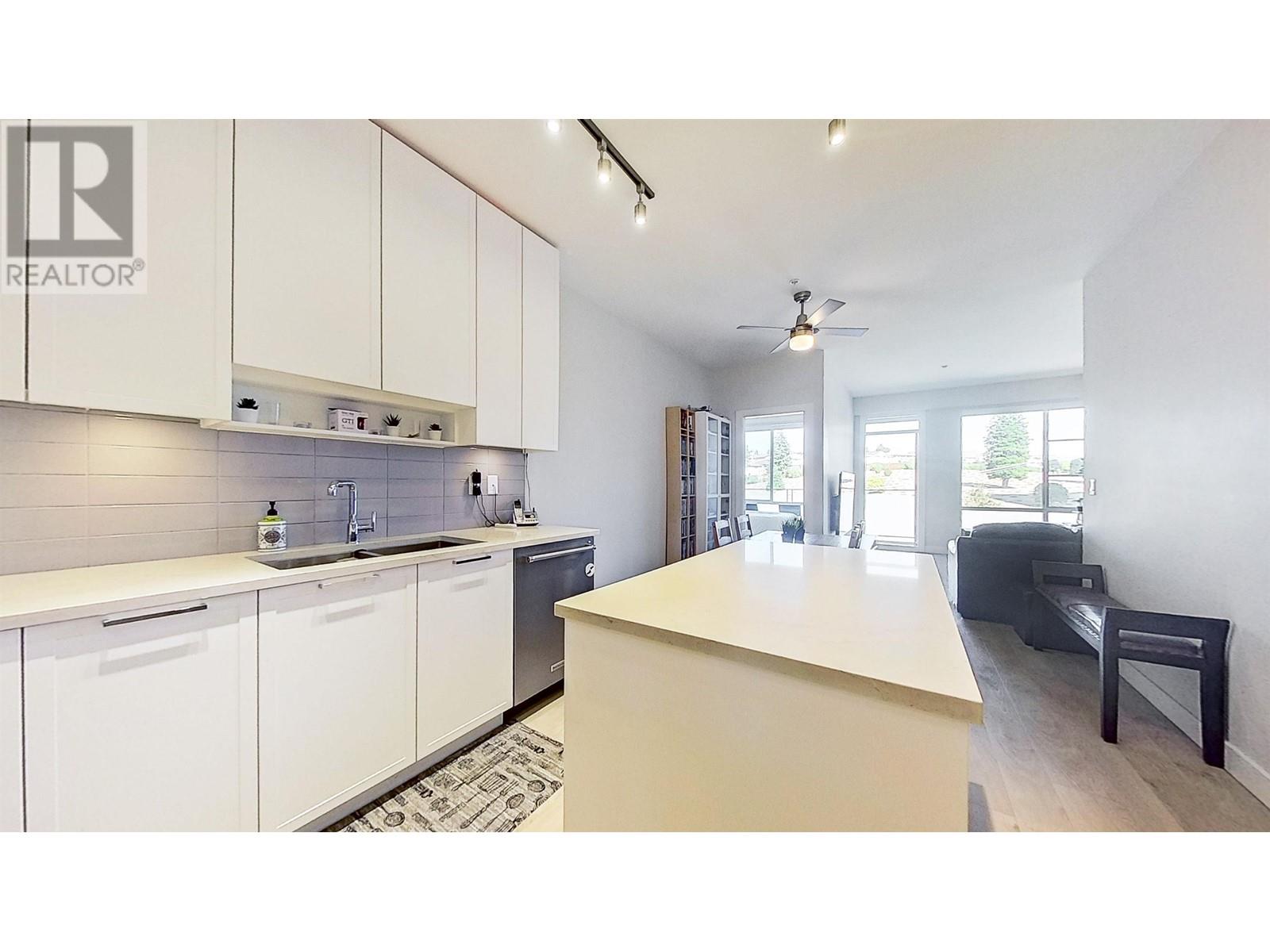 413 1768 Gilmore Avenue, Burnaby, British Columbia  V5C 0L4 - Photo 3 - R2815289