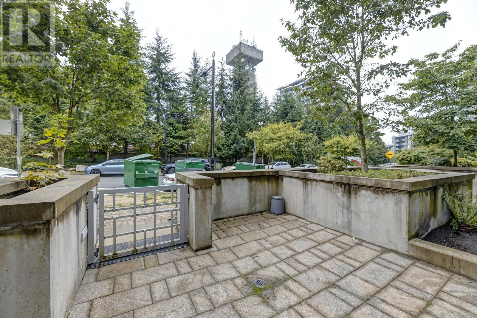 9078 University Crescent, Burnaby, British Columbia  V5A 0C9 - Photo 2 - R2815438
