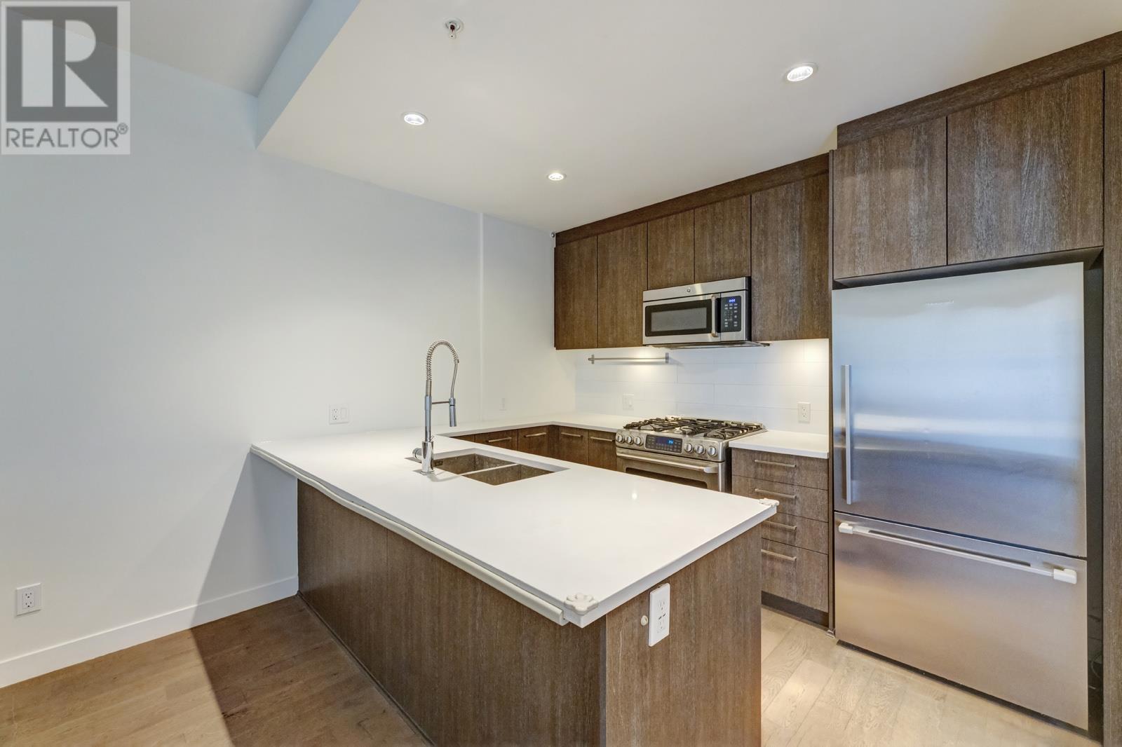 9078 University Crescent, Burnaby, British Columbia  V5A 0C9 - Photo 4 - R2815438