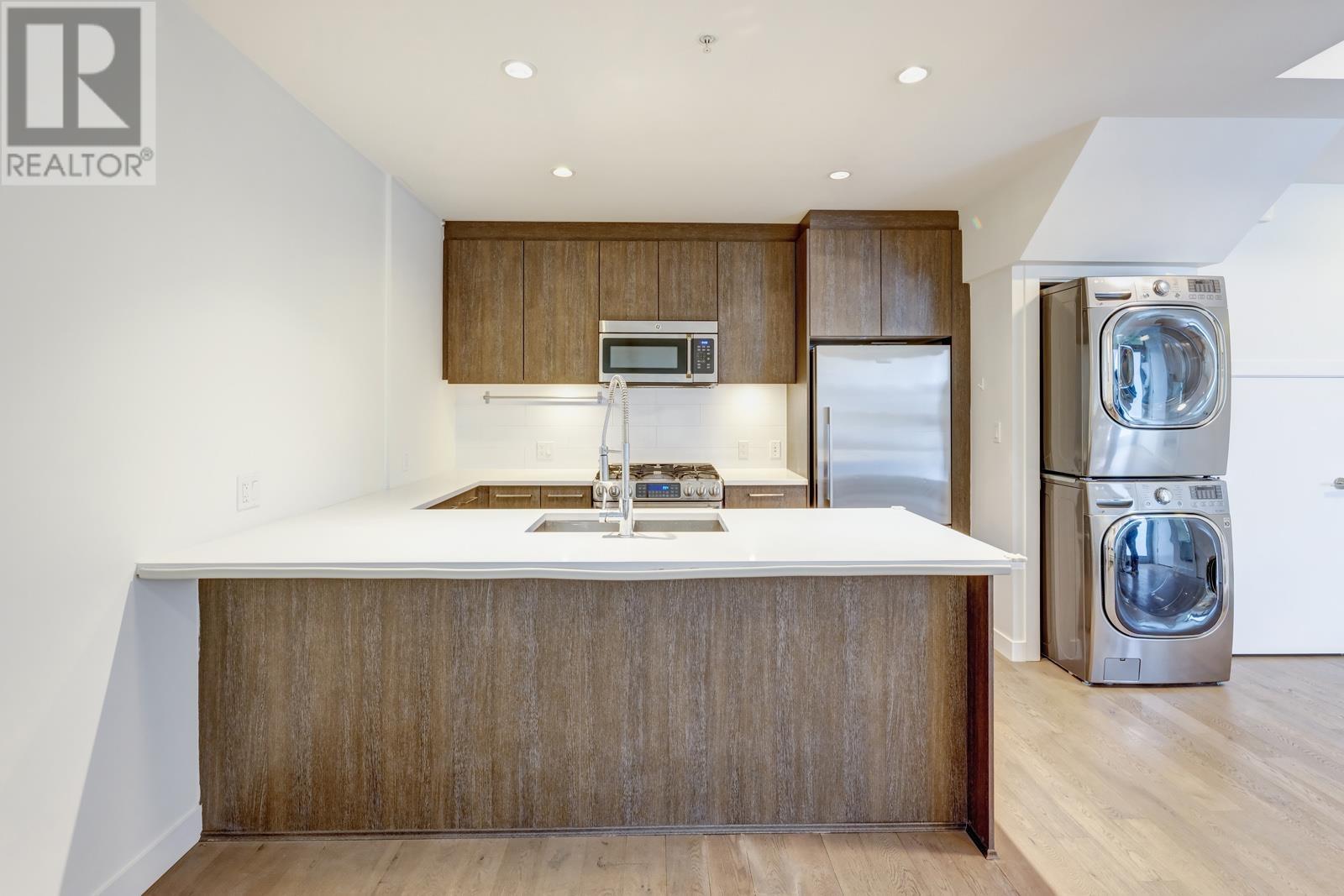 9078 University Crescent, Burnaby, British Columbia  V5A 0C9 - Photo 5 - R2815438