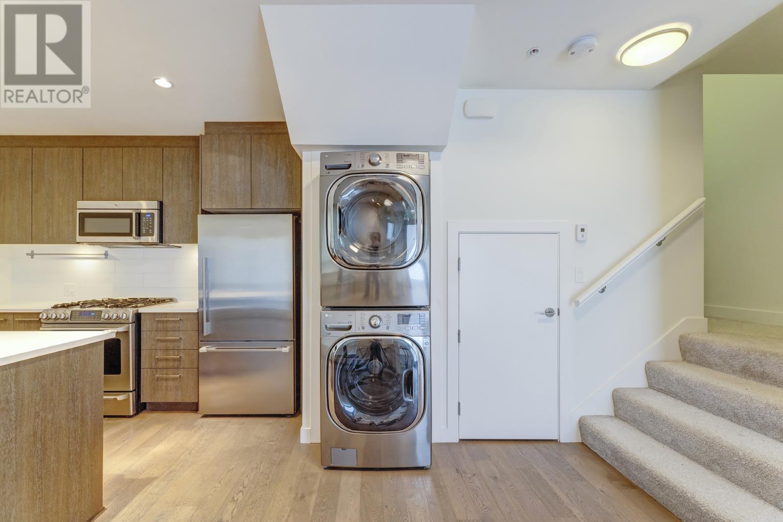 9078 University Crescent, Burnaby, British Columbia  V5A 0C9 - Photo 8 - R2815438