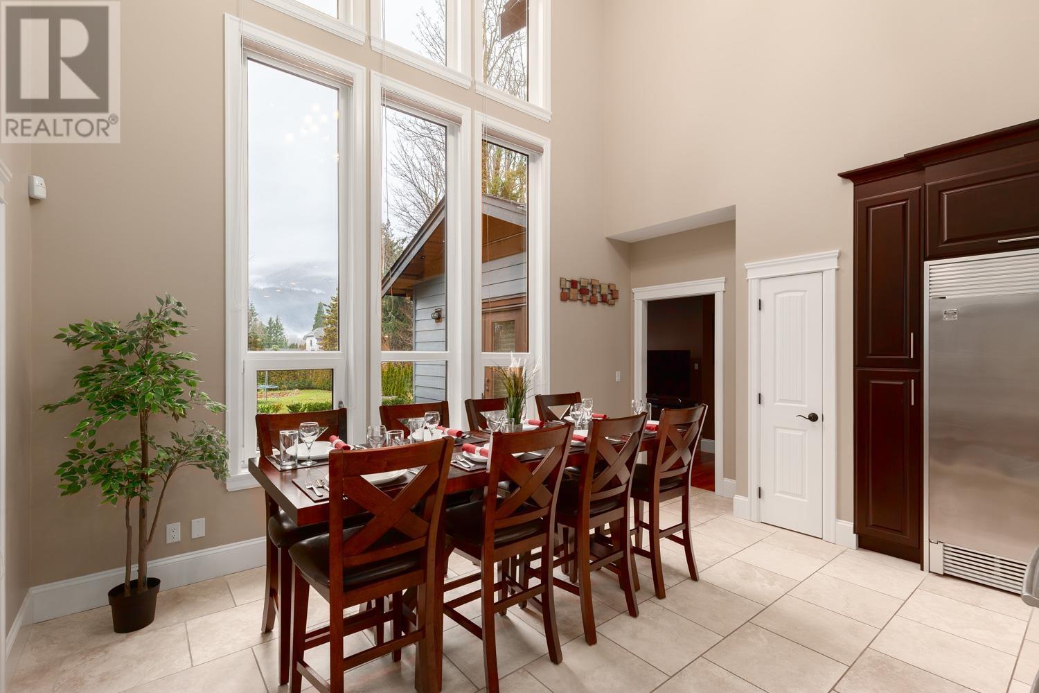 40211 Garibaldi Way, Squamish, British Columbia  V0N 1T0 - Photo 5 - R2815382