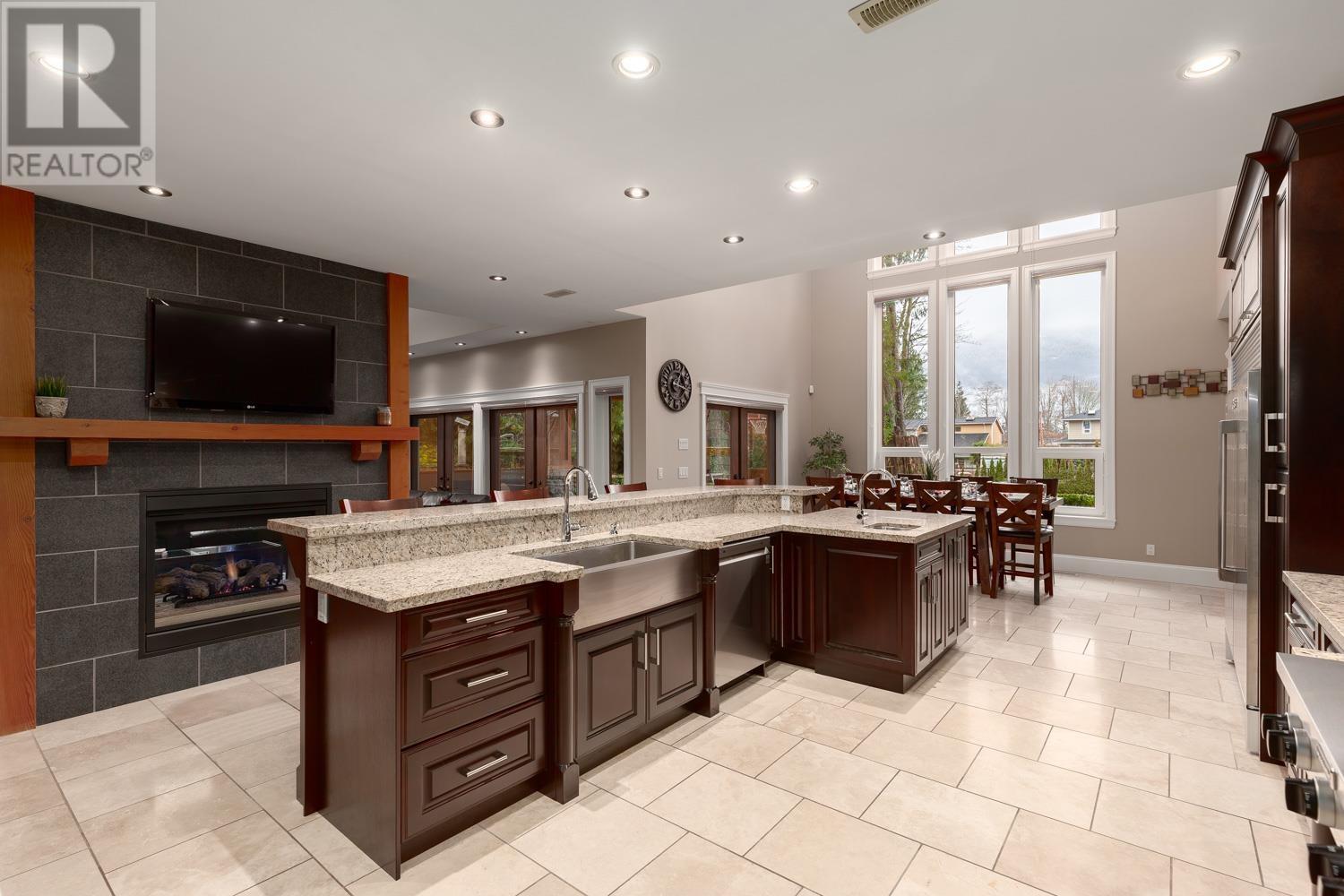 40211 Garibaldi Way, Squamish, British Columbia  V0N 1T0 - Photo 9 - R2815382