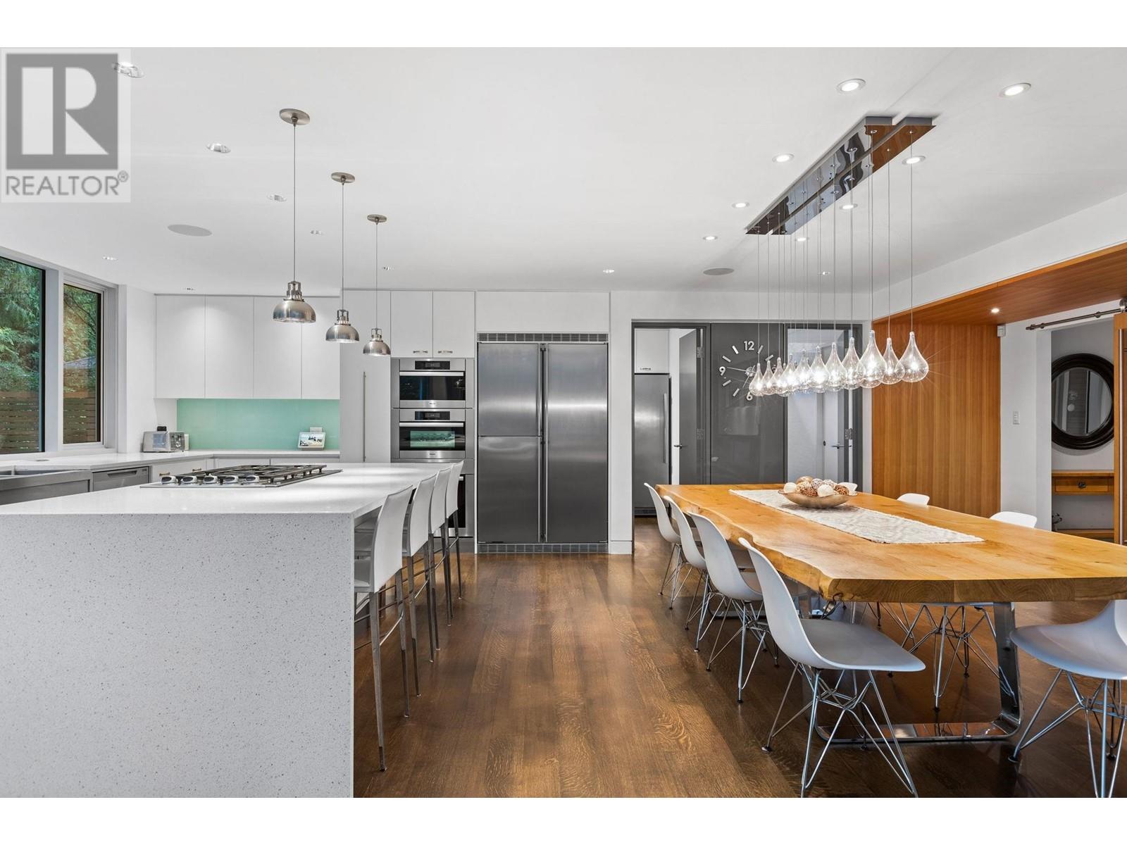 2580 Colwood Drive, North Vancouver, British Columbia  V7R 2R1 - Photo 7 - R2814033