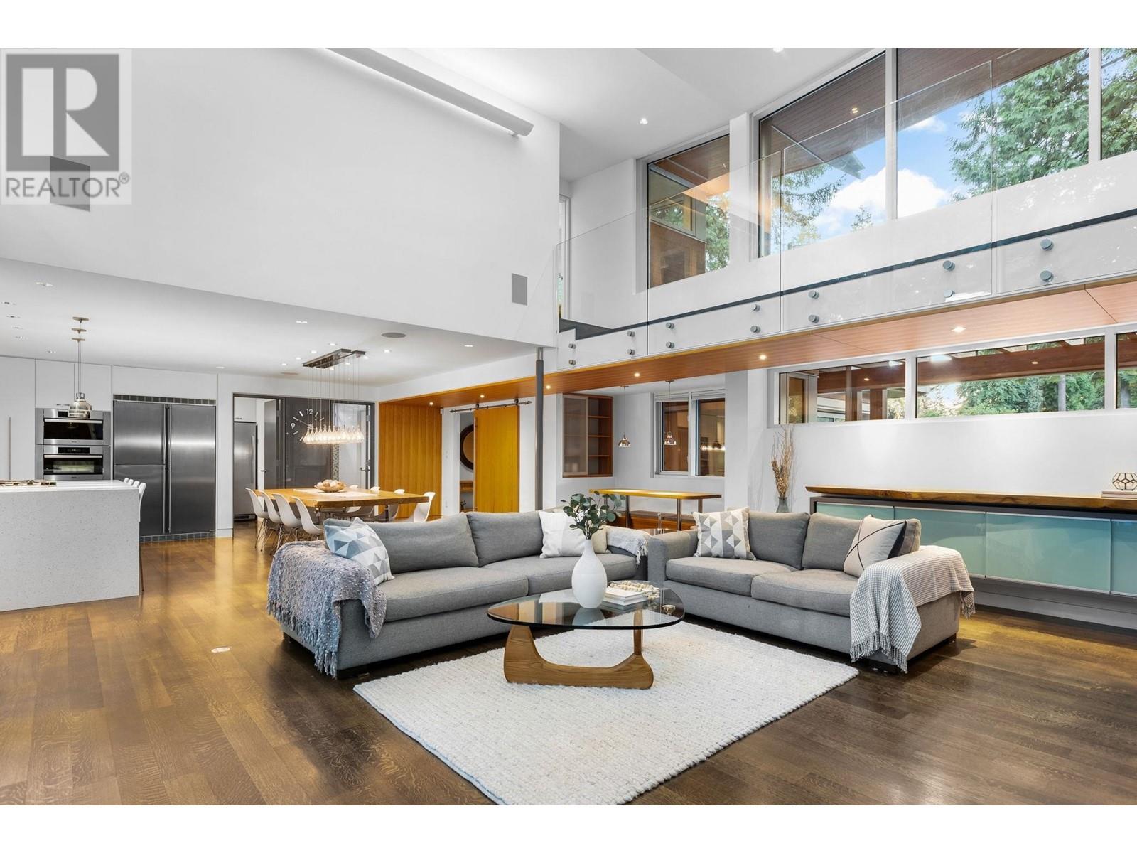 2580 Colwood Drive, North Vancouver, British Columbia  V7R 2R1 - Photo 4 - R2814033