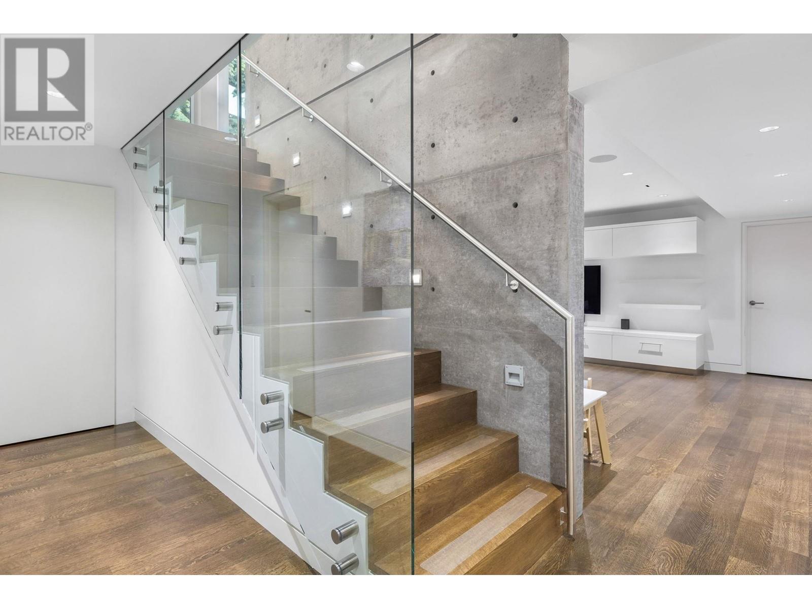 2580 Colwood Drive, North Vancouver, British Columbia  V7R 2R1 - Photo 22 - R2814033