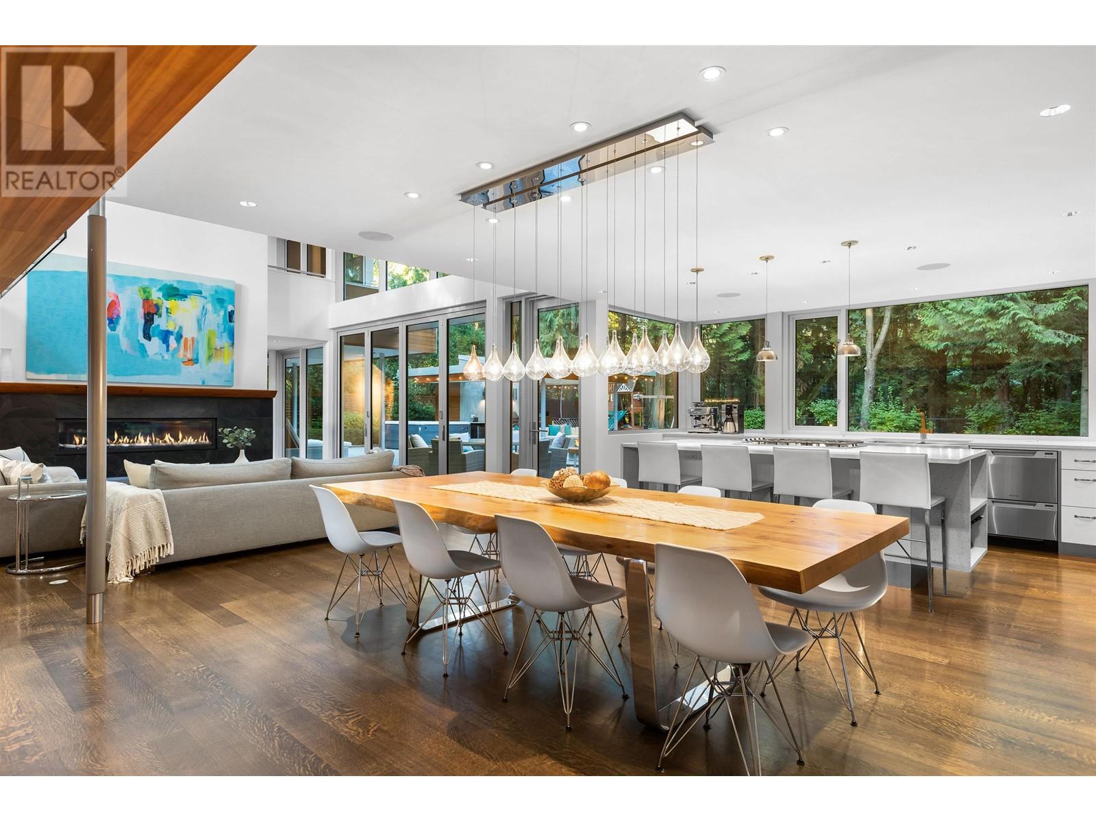 2580 Colwood Drive, North Vancouver, British Columbia  V7R 2R1 - Photo 6 - R2814033