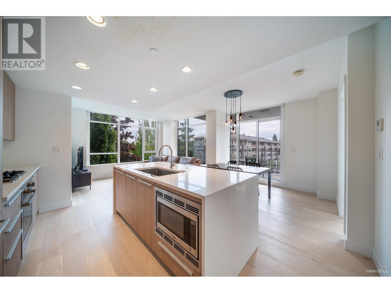 211 2738 Library Lane, North Vancouver, British Columbia  V7J 0B3 - Photo 2 - R2815073