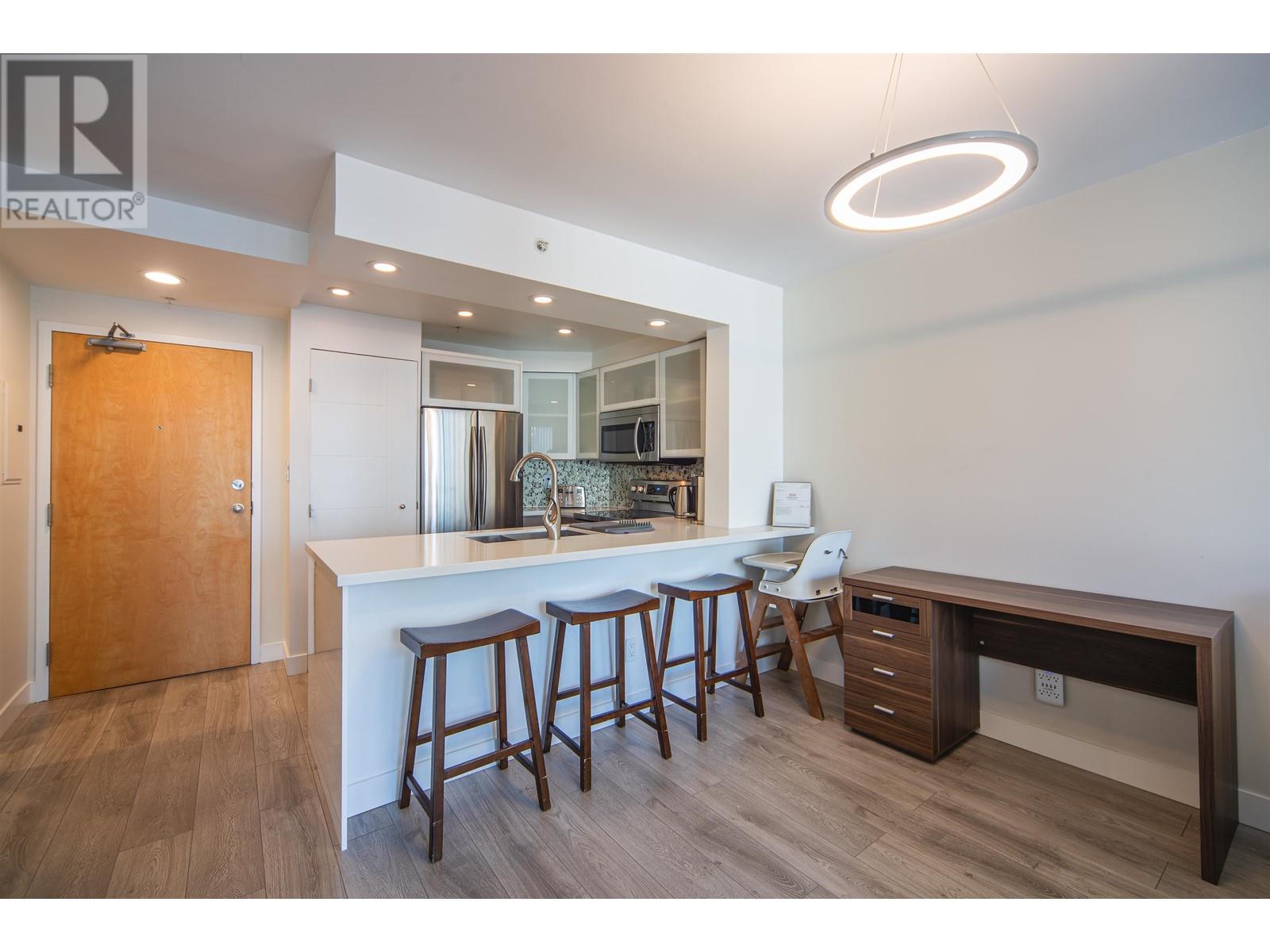 1802 1166 Melville Street, Vancouver, British Columbia  V6E 4P5 - Photo 3 - R2815526