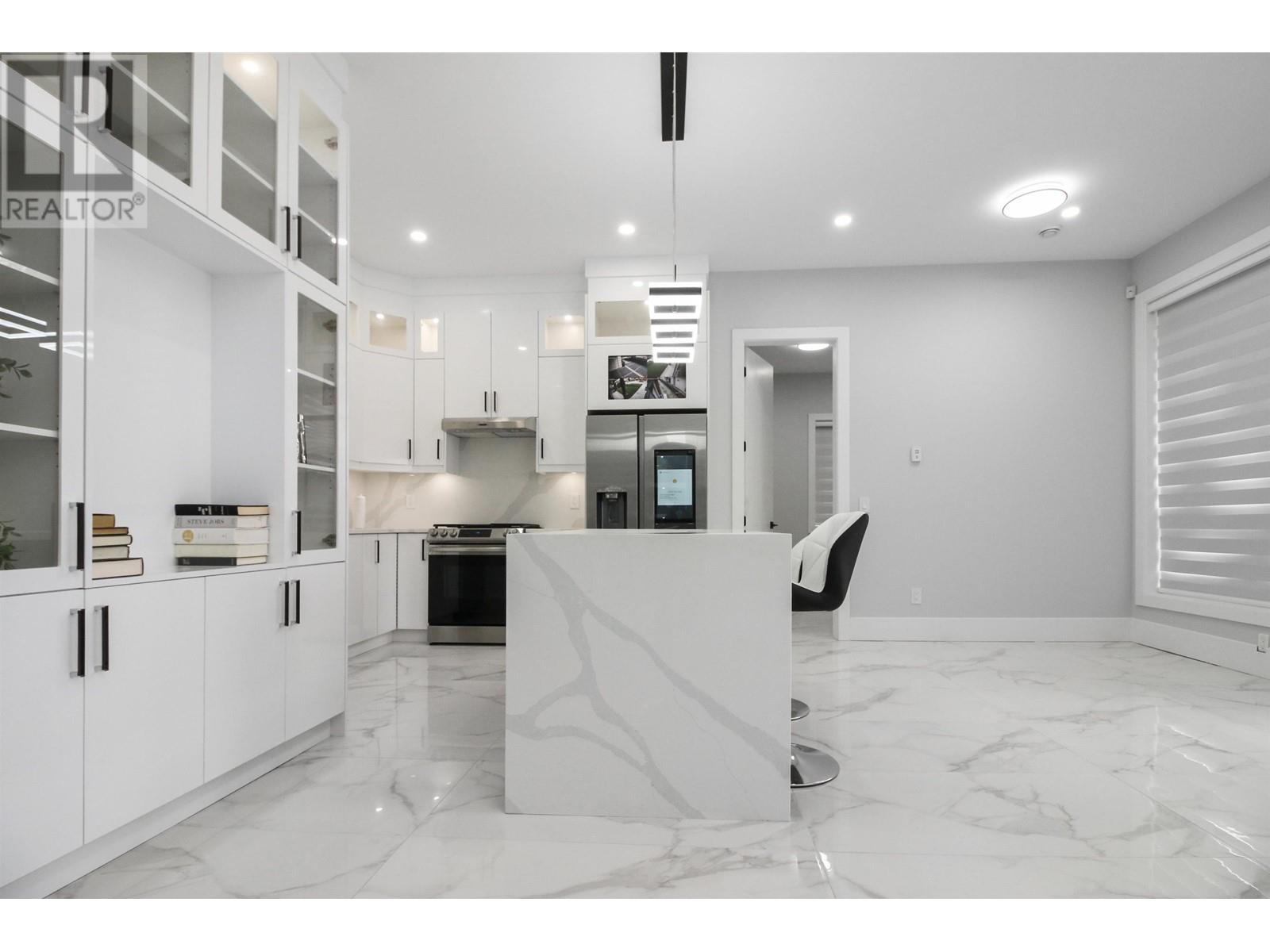 836 Macintosh Street, Coquitlam, British Columbia  V3J 4Z2 - Photo 5 - R2811685