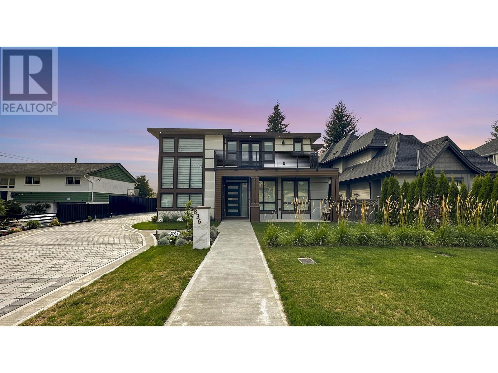 836 Macintosh Street, Coquitlam, British Columbia  V3J 4Z2 - Photo 2 - R2811685