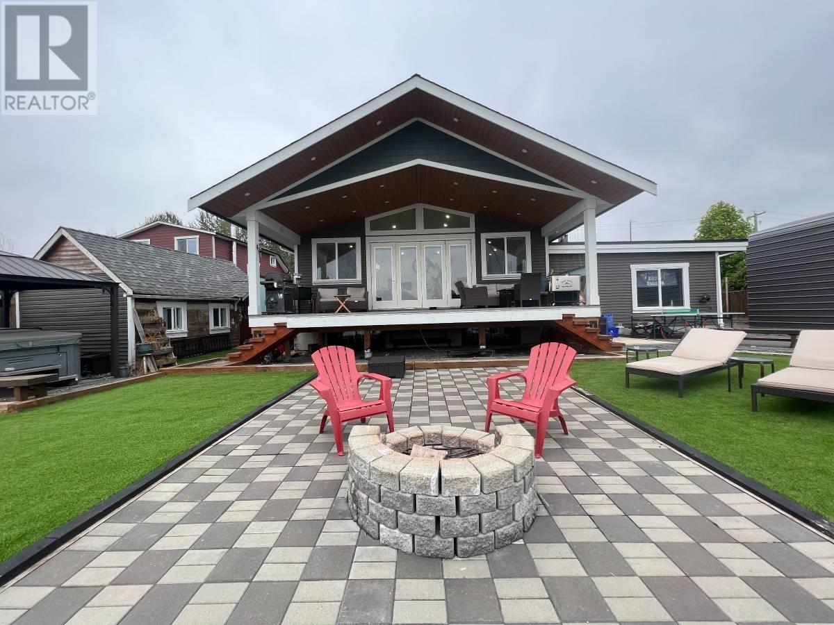20194 Warf Street, Maple Ridge, British Columbia  V2X 1A3 - Photo 16 - R2815531