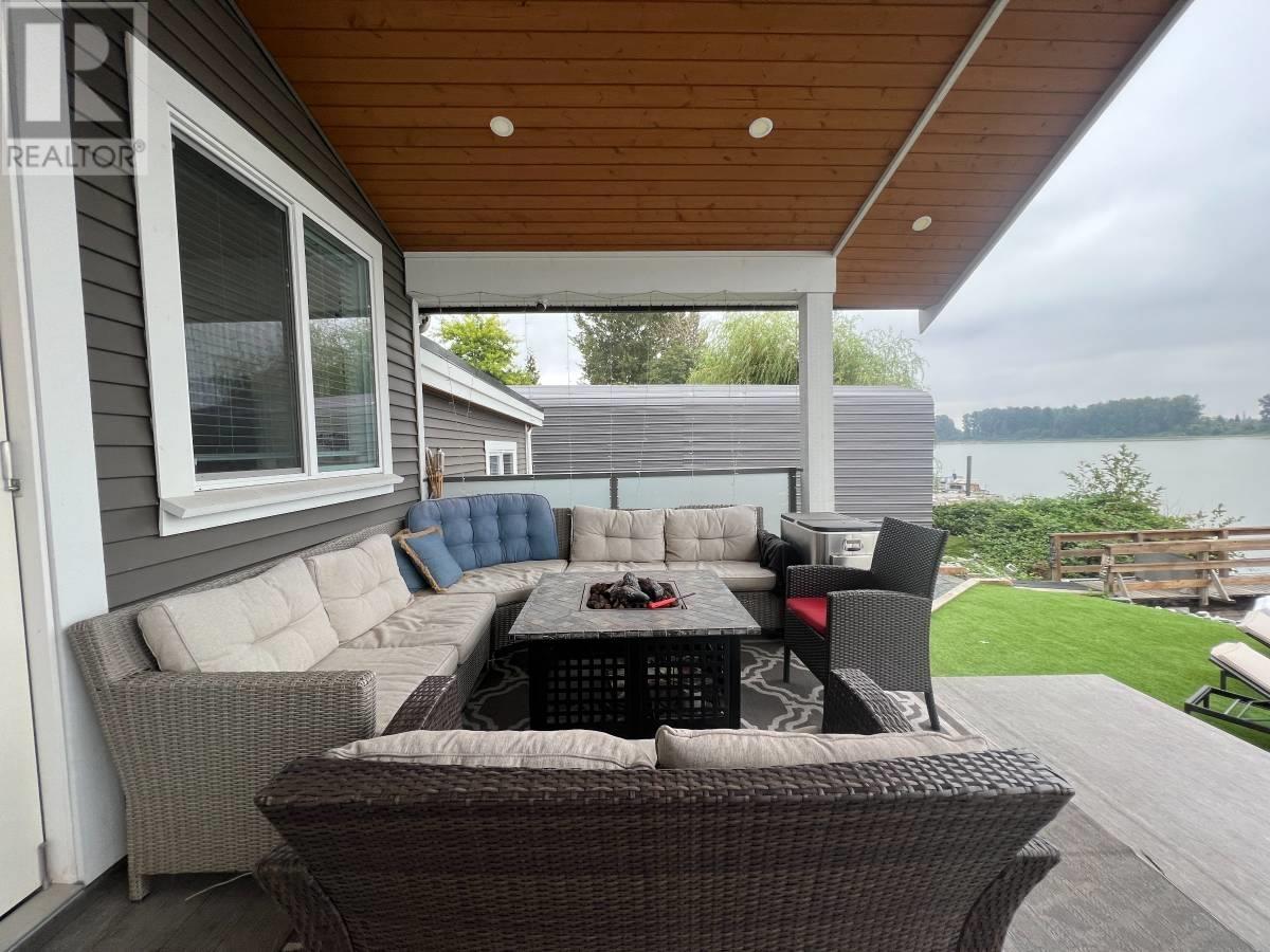 20194 Warf Street, Maple Ridge, British Columbia  V2X 1A3 - Photo 20 - R2815531