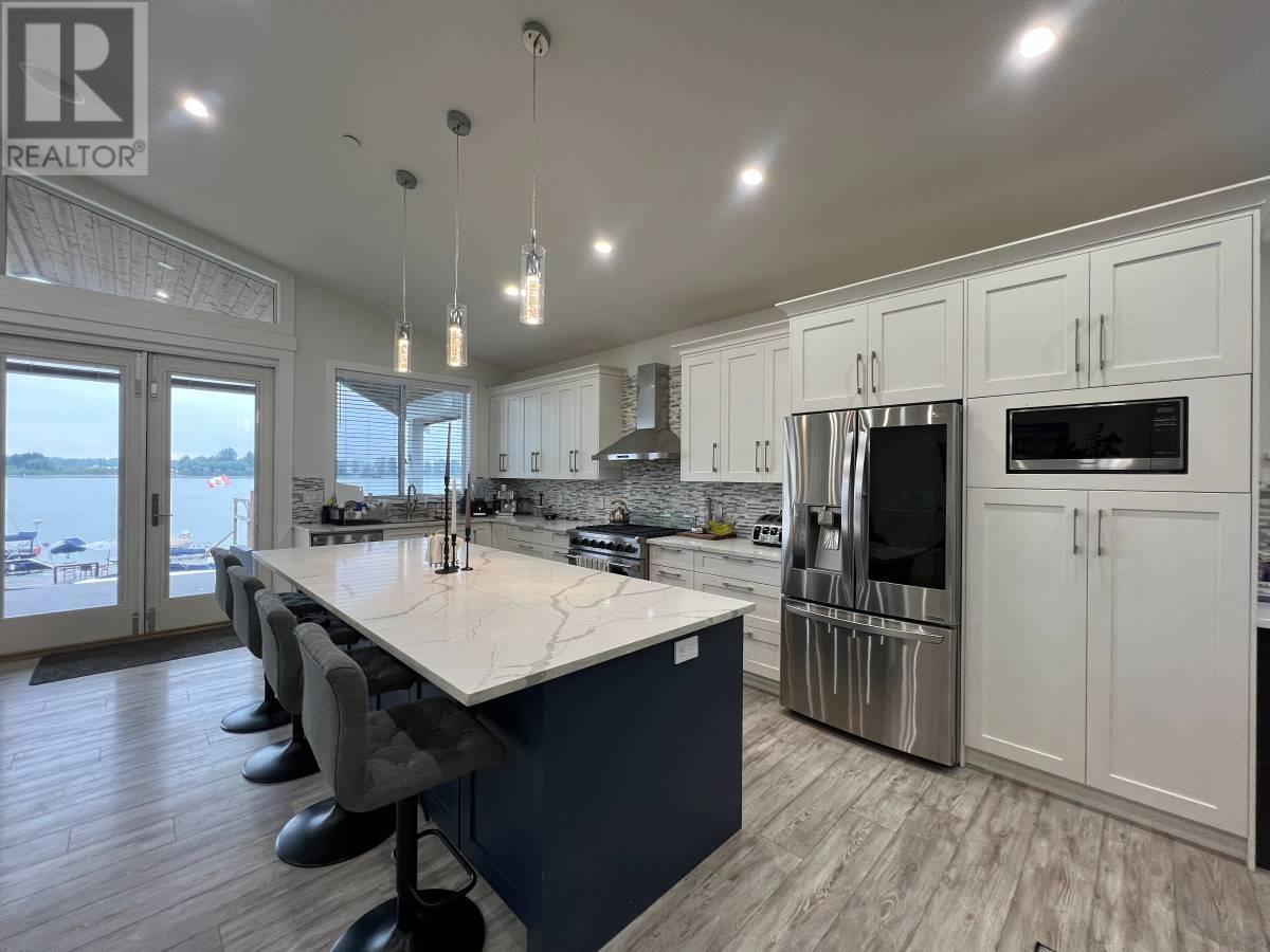 20194 Warf Street, Maple Ridge, British Columbia  V2X 1A3 - Photo 7 - R2815531
