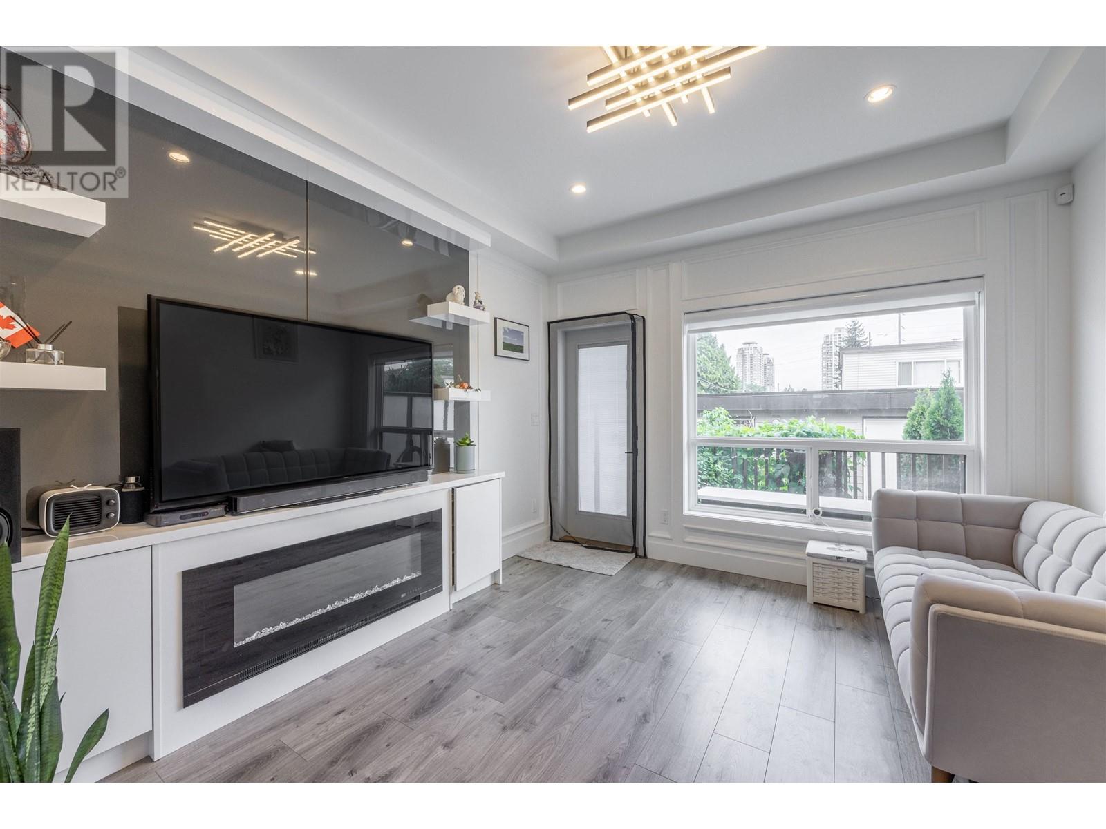 102 7088 Sperling Avenue, Burnaby, British Columbia  V5E 2W3 - Photo 3 - R2815006