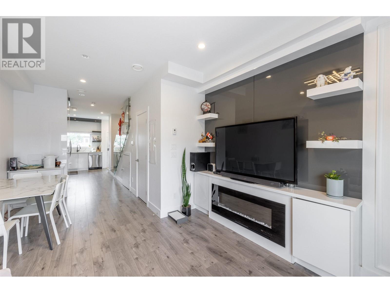 102 7088 Sperling Avenue, Burnaby, British Columbia  V5E 2W3 - Photo 4 - R2815006