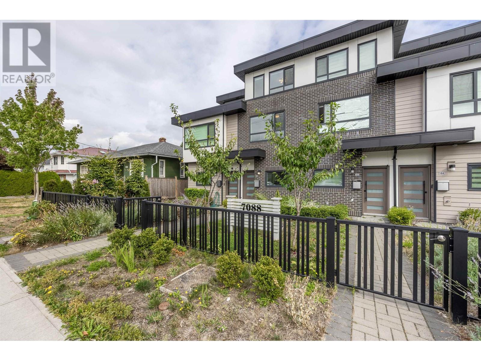 102 7088 Sperling Avenue, Burnaby, British Columbia  V5E 2W3 - Photo 2 - R2815006
