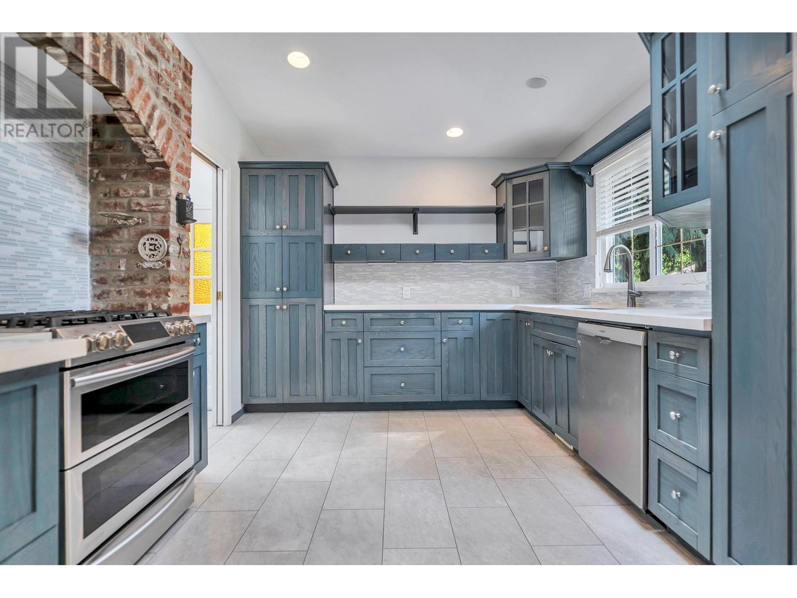 20827 Stoney Avenue, Maple Ridge, British Columbia  V2X 7T2 - Photo 15 - R2815153