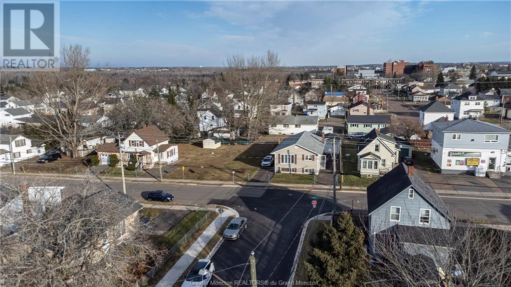 77 Cedar St, Moncton, New Brunswick  E1C 7L3 - Photo 3 - M155171