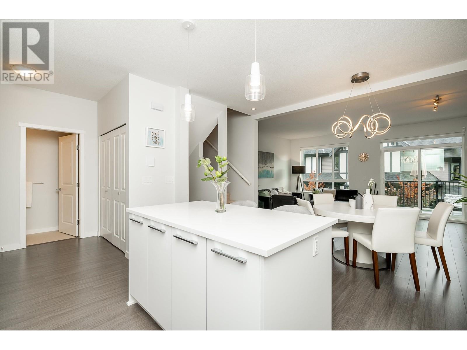 45 3500 Burke Village Promenade, Coquitlam, British Columbia  V3E 0N2 - Photo 4 - R2815651
