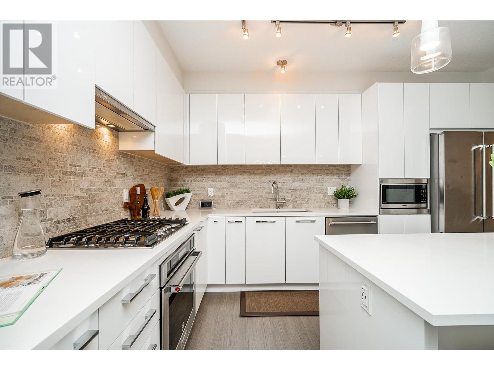 45 3500 Burke Village Promenade, Coquitlam, British Columbia  V3E 0N2 - Photo 5 - R2815651