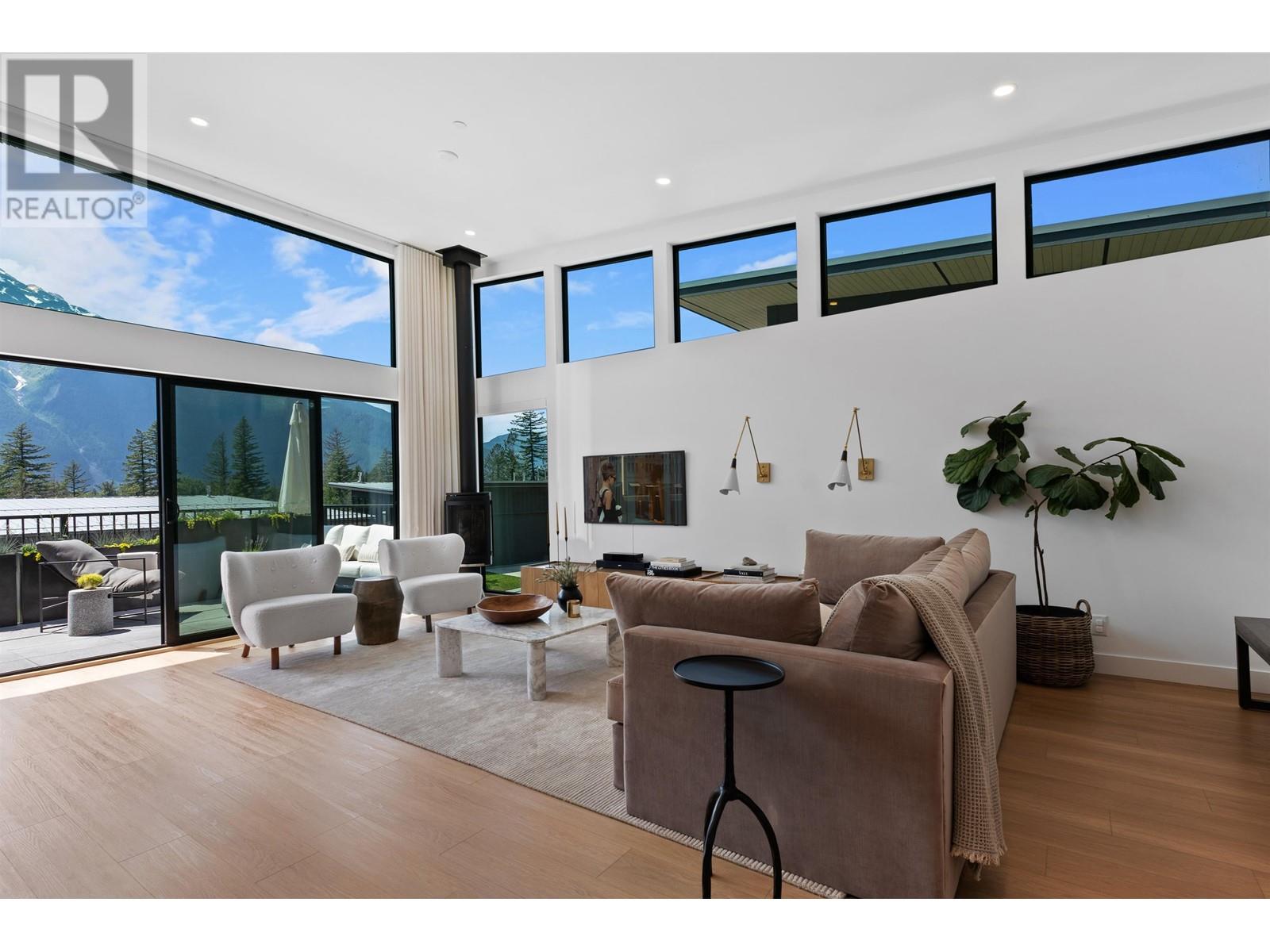 48 4000 Sunstone Way, Pemberton, British Columbia  V0N 2L3 - Photo 3 - R2814243