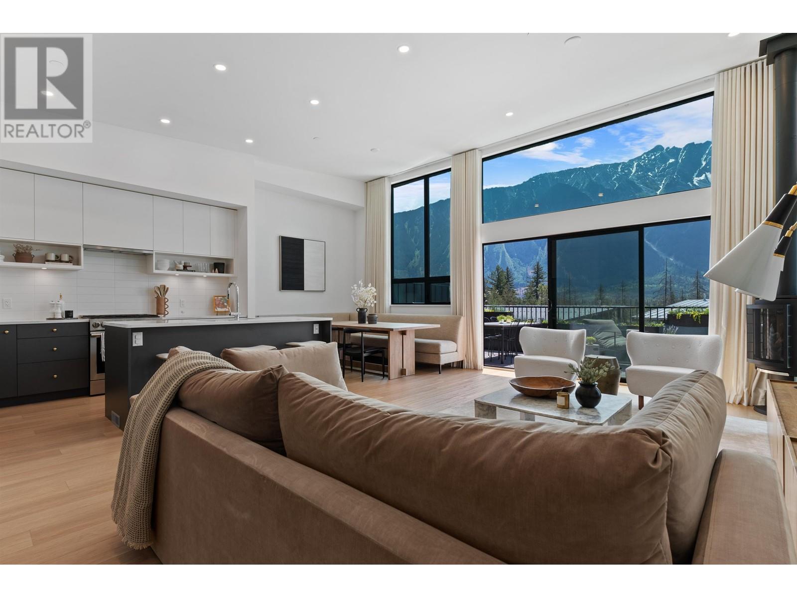 48 4000 Sunstone Way, Pemberton, British Columbia  V0N 2L3 - Photo 4 - R2814243