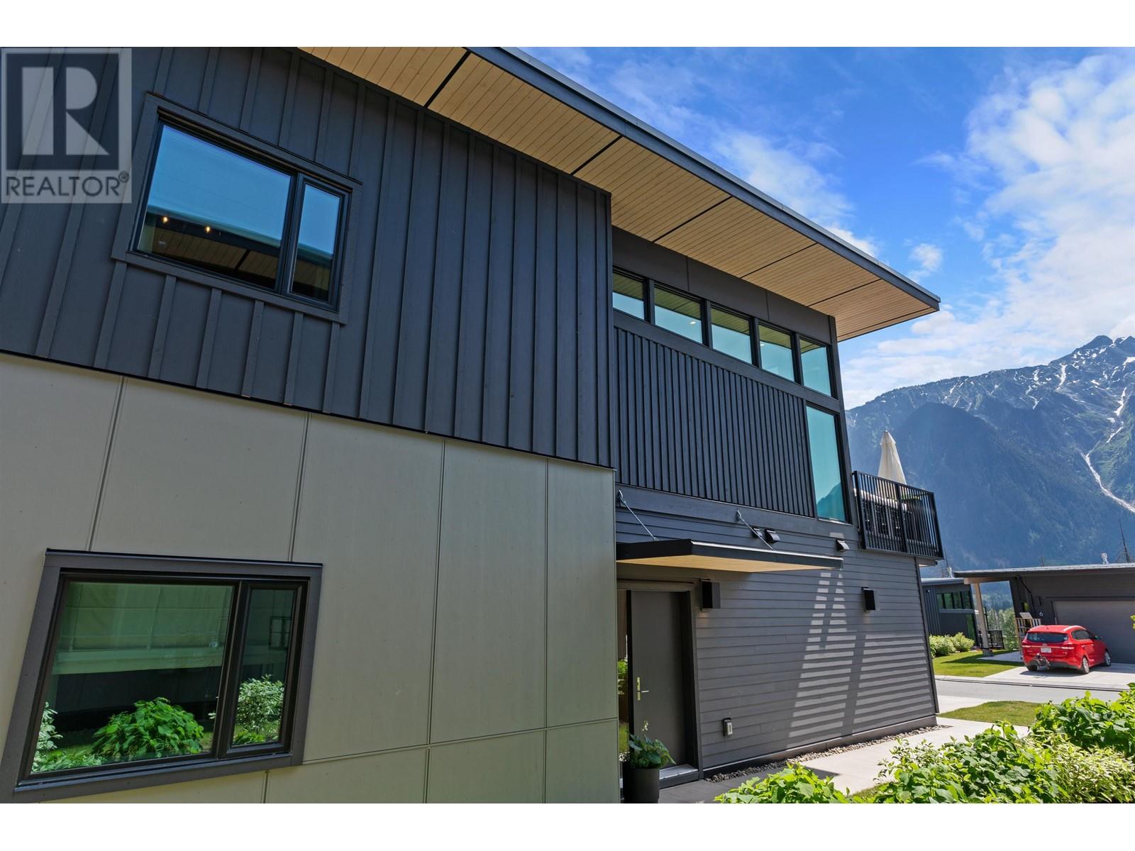 48 4000 Sunstone Way, Pemberton, British Columbia  V0N 2L3 - Photo 35 - R2814243