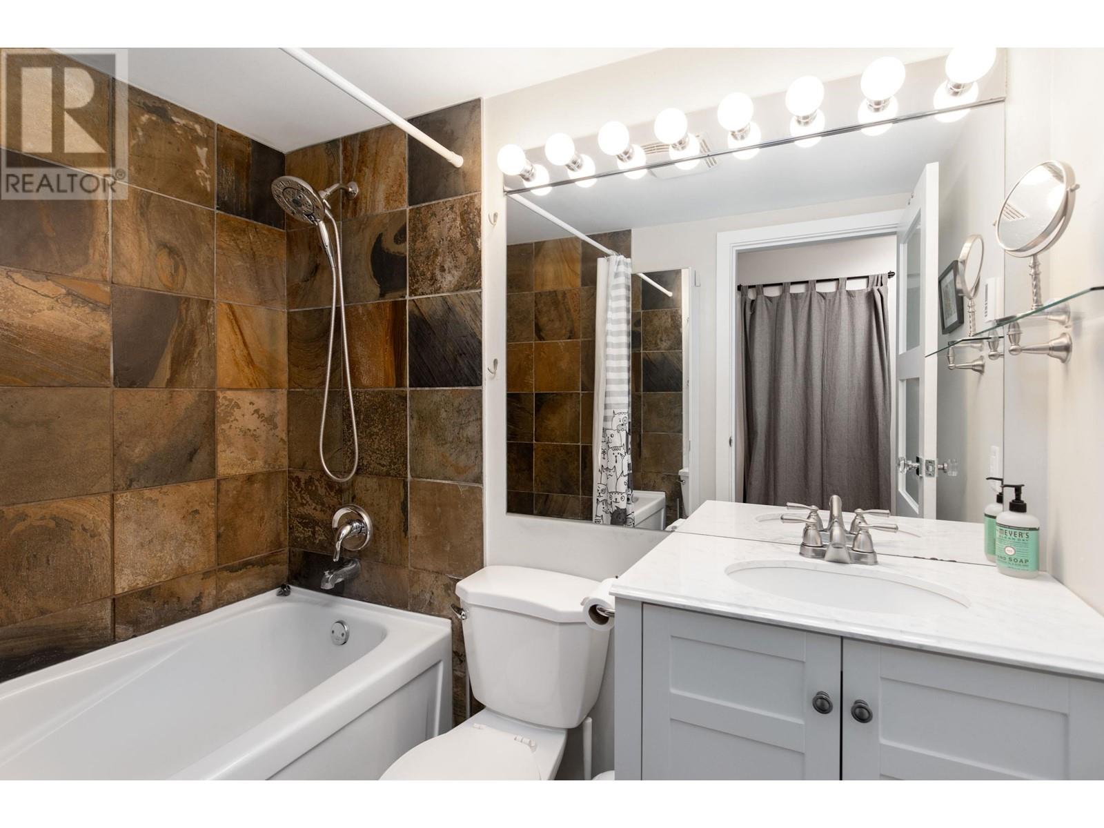 12 2213 Marmot Place, Whistler, British Columbia  V8E 0H3 - Photo 11 - R2815424