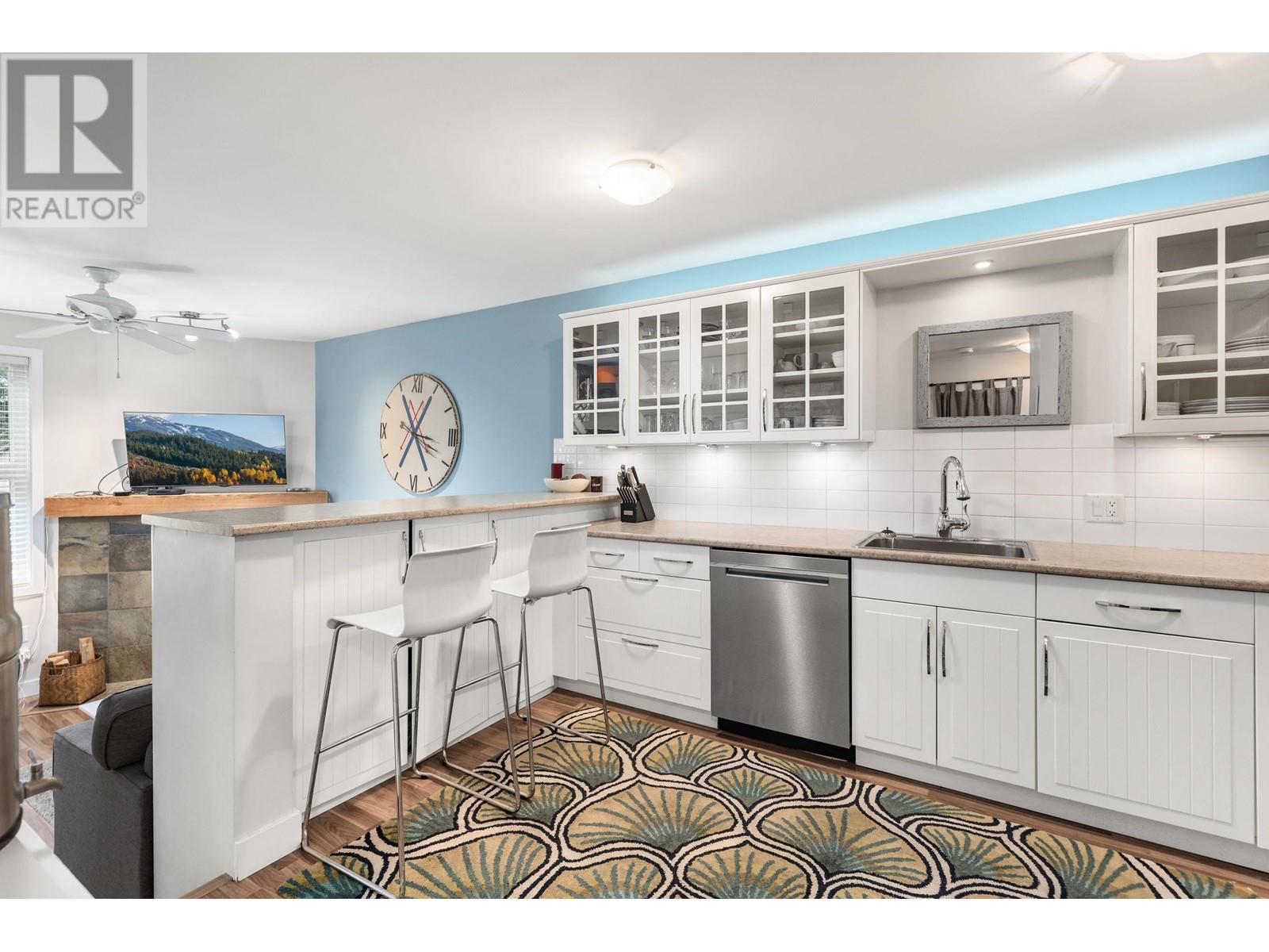 12 2213 Marmot Place, Whistler, British Columbia  V8E 0H3 - Photo 6 - R2815424